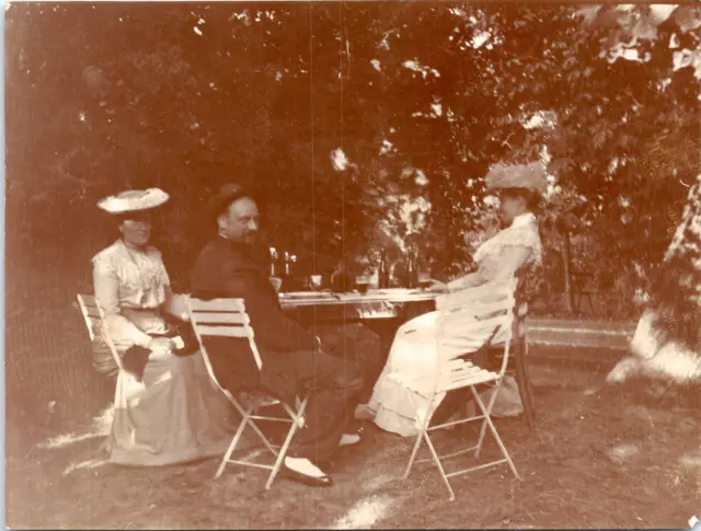 France, Fécamp, a family on the terrace vintage print. 10X Citrate Print