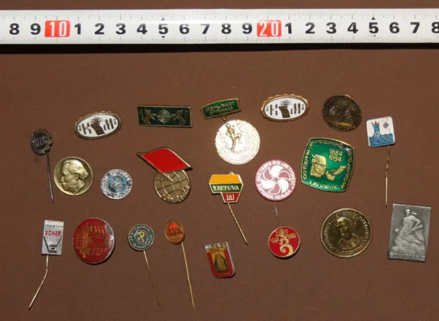 Lot 21 Vintage European Badges Pins
