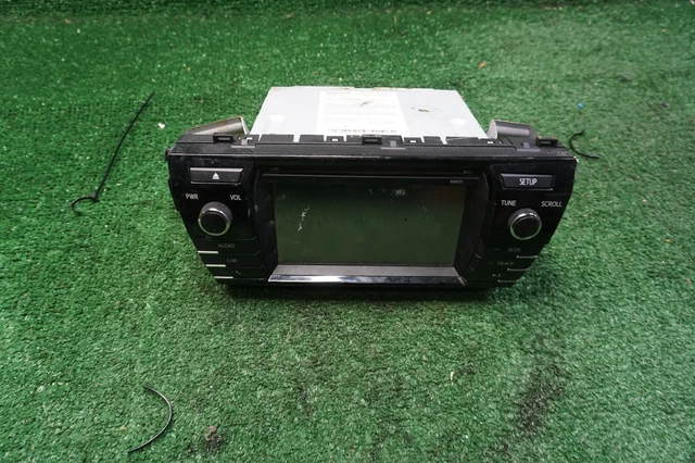 2014 15 16 Toyota Corolla Am Fm Cd Player Oem 8614002470