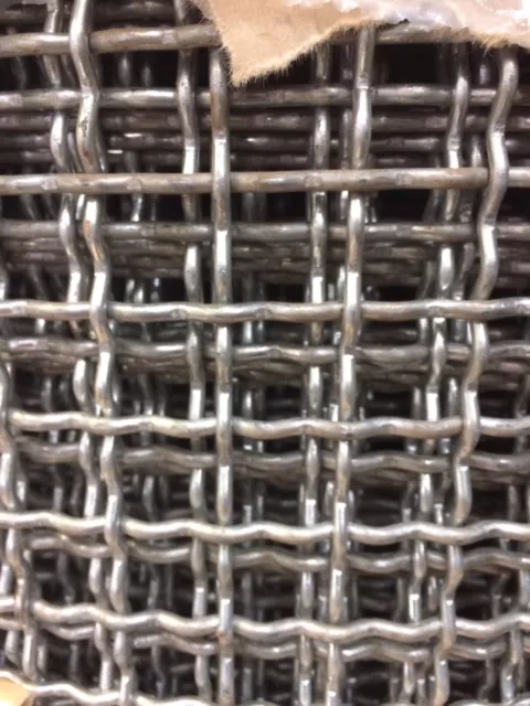 Galvanised woven wire mesh 22mm and 16mm aperture 2