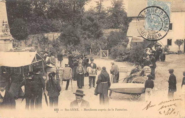 Cpa 56 Sainte Anne Mendiants Aupres De La Fontaine