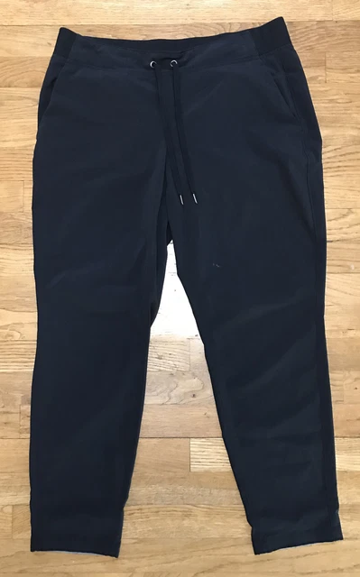 https://www.picclickimg.com/WkYAAOSwckFf40o6/womens-ATHLETA-black-RN54023-athletic-yoga-pants-sz.webp