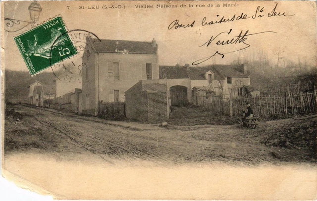CPA St-LEU - Vieilles Maisons de la rue de la Maree (107587)