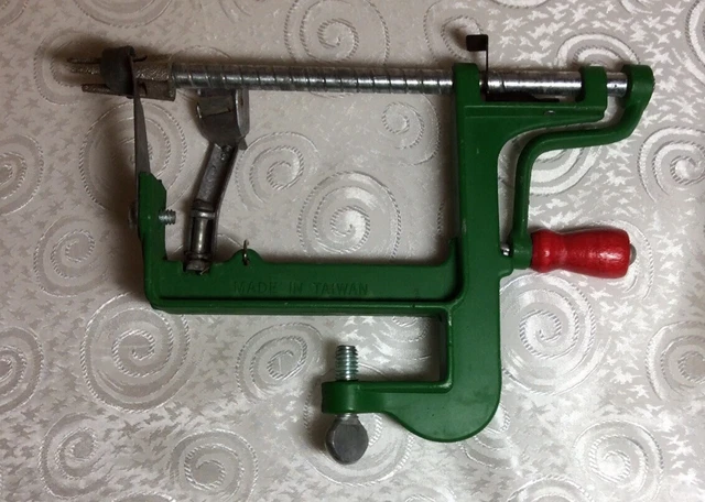 Antiguo gadget de cocina antiguo preparador rápido de manzanas preparador de manzanas de colección