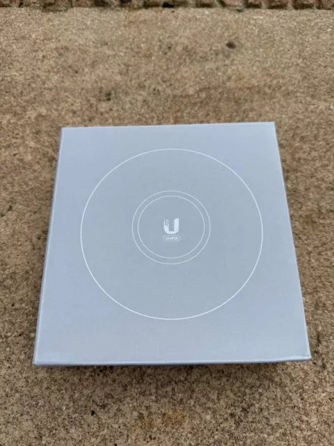 Ubiquiti Networks UniFi AP WiFi 6+ (Early Access /  US Only / White / PoE / U6+)