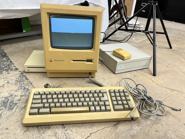 Vtg 80s Apple Macintosh Plus 1Mb Computer M0001A Set: Hard Drive/Keyboard/Mouse