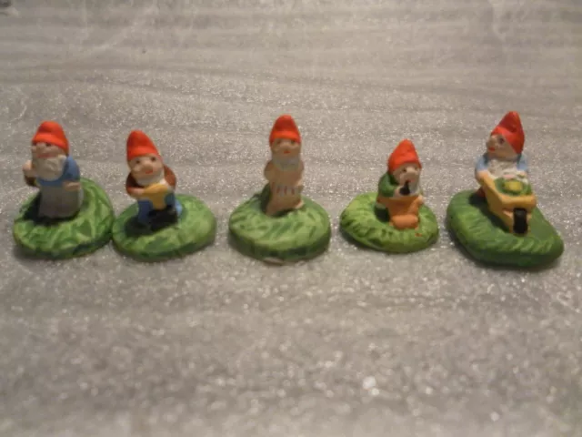 5 x Gartenzwerg Figuren 15mm hoch für Modellbau Modelleisenbahn Blumentopf Deko