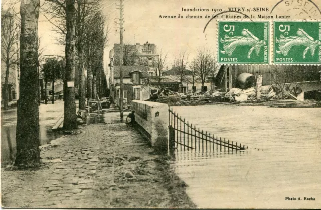 VITRY SUR SEINE Inondations Avenue Chemin Fer Ruines Maison Lanier En parle dos