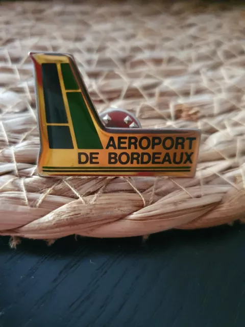 Pin's Pins broche vintage AEROPORT DE BORDEAUX 2