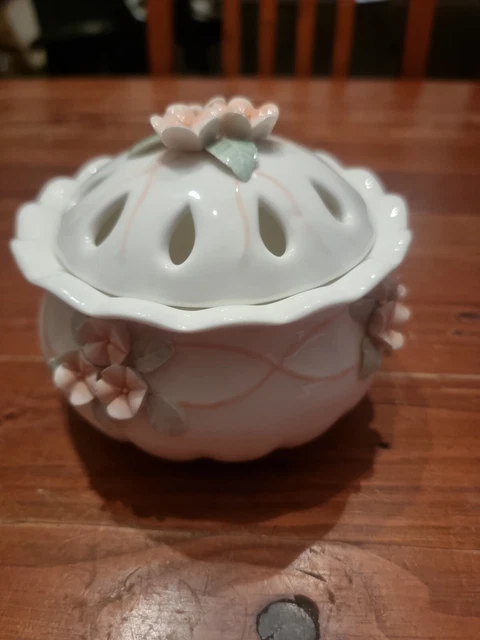 Vintage Porcelain Pot Pourri Floral Hand Finished English VGC