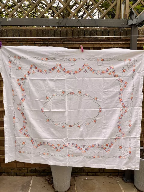 vintage embroidered tablecloth 1.28m x 1.48m Oblong Floral Pattern White Cotton