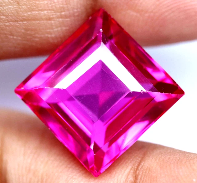 Pietra Rosa PIETRA PREZIOSA SFUSA certificata di forma quadrata con rubino rosa ...