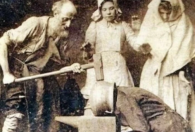 Antique Head Banger Photo 2155b Oddleys Strange & Bizarre