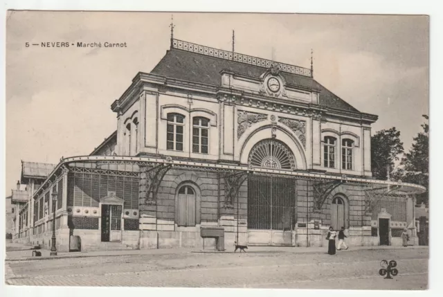 NEVERS - Nievre - CPA 58 - La Place Carnot - the Carnot Market