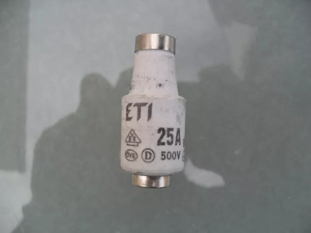1 x ETI diazed, ceramic, bottle fuse, 25A DII, gL, 500v. Used.