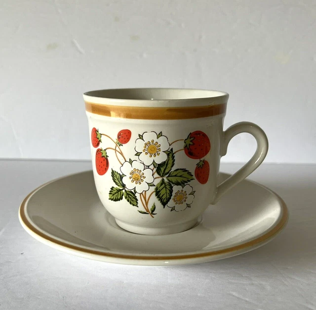 VINTAGE SHEFFIELD STRAWBERRIES 'n Cream Stoneware Japan Coffee Tea Cup