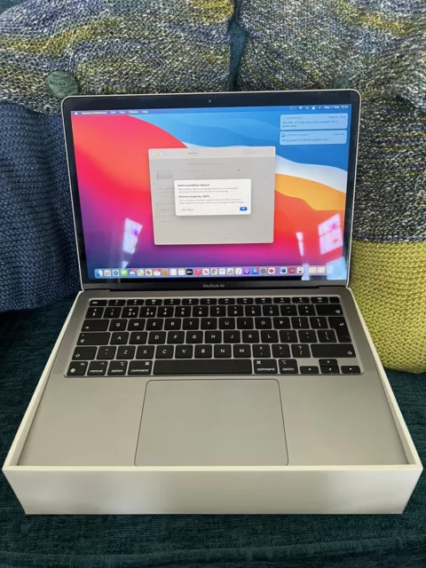 Apple MacBook Air 13inch (256GB SSD, M1, 8GB) - Space Grey