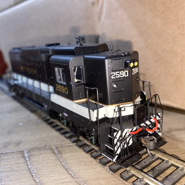 HO scale Proto 2000 Southern Railway EMD GP30 locomotive DCC sound detailed SOU