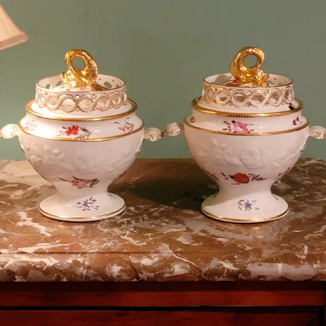 1810-1820s Chamberlain Worcester Beautiful Pair Of Covered Sauce Tureens