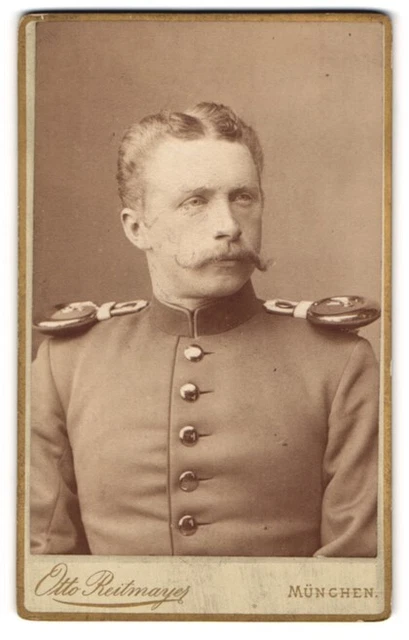 Fotografie Otto Reitmayer, München, Briennerstr. 4, Portrait Soldat in Uniform