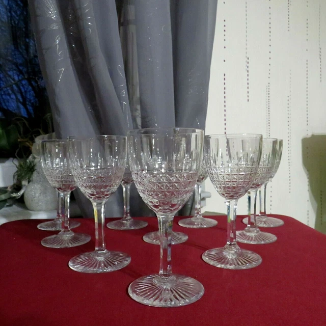 10 Verres à vin blanc ou à porto en cristal de saint louis modèle Roland  signé