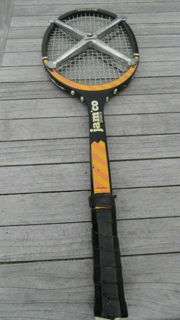 2 Raquettes tennis bois avec leurs croix anti vrillage séphir année 60/70. | Australia