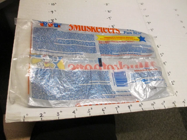 3 Musketeers Mars candy bar bag 1989 Mickey Mouse Disney MGM studio tour Florida 2