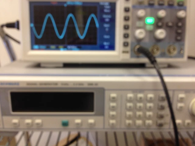 Schumann-Signalgenerator 0,01–200 KHz – Sinus/R Produktbild-Vorschau 3
