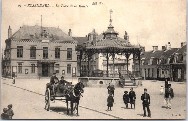 59 ROSENDAEL - la place de la mairie.