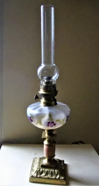 Lampe à Pétrole Ancienne en Bronze Style Art Nouveau Louis XVI Décor émaillé 