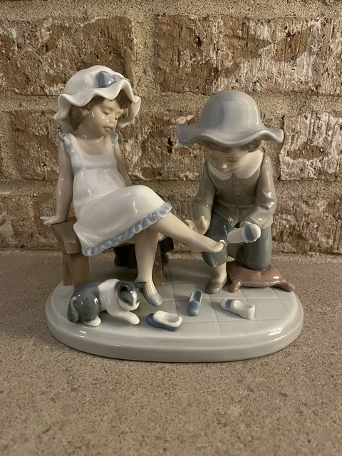 LLADRO LLADRO 5361 TRY THIS ONE Shoemaker boy and girl $672.48