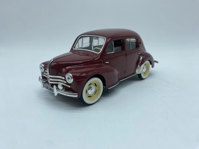 voiture miniature RENAULT 4 CV 1/17 SOLIDO