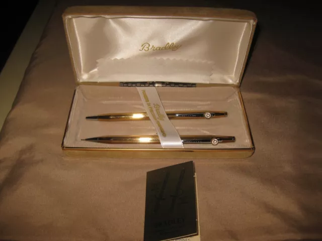 Auto-Magic Pen Set Gravity Pens With Original Box And Pamphlet