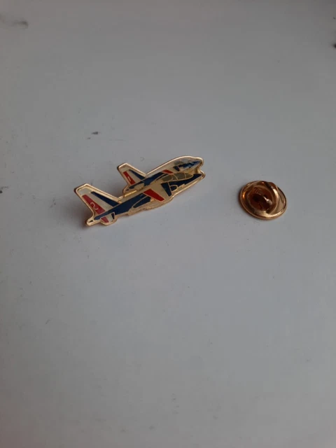 PIN'S AVION PLANE Transport Fly Armée Military Ciel Vol - Pin Badge