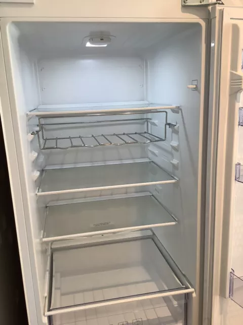 Beko Integrated Fridge Freezer 70 / 30 frost free (BCFD173)