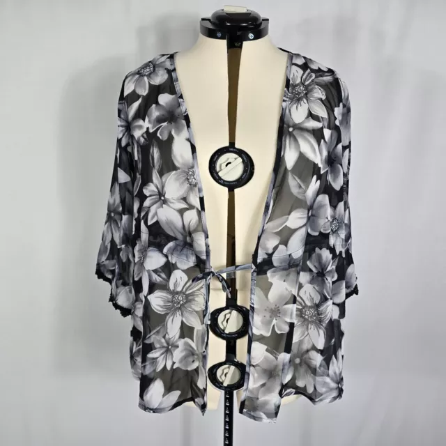 NWT Bloomchic Kimono Front Tie 3/4 Quarter Sleeve Black Gray Floral Plus Size 2X