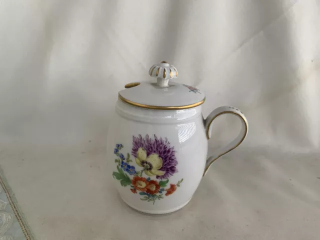 Schöner Meissen Senf-Topf mit vielen Blumen und Gold