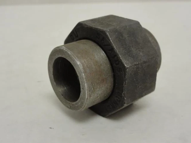 208170 New-No Box; Industry-Std 1MNU4 Black Pipe Union; 1/2" Socket Weld