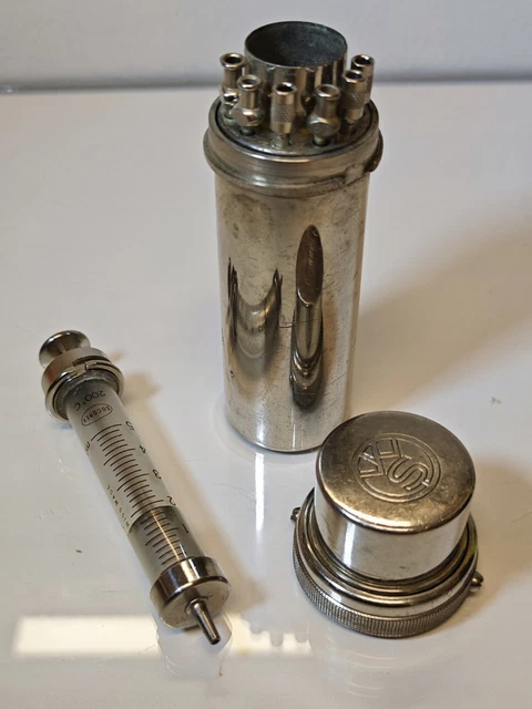 Antikes Spritzenbesteck eines Arzt
