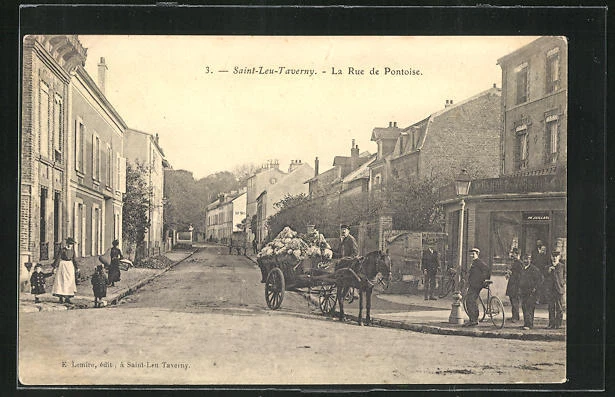 CPA Saint-Leu-Taverny, La Rue de Pontoise, Blick in die Strasse