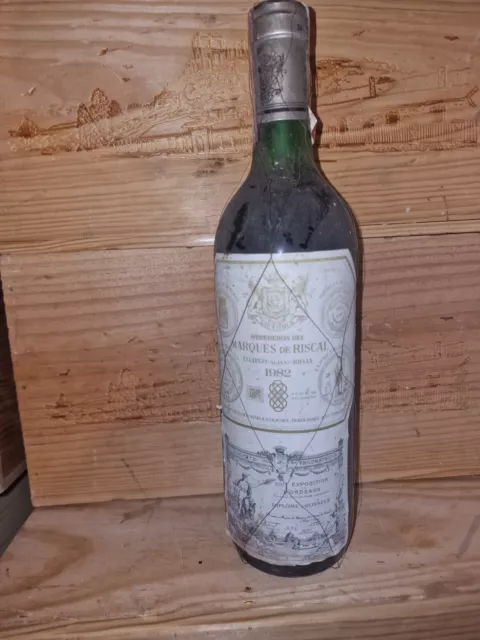 1982 MARQUÉS DE RISCAL RESERVA. Regalo cumple 40 Años. VINAZO Red wine. RIOJA