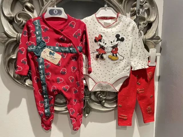 Christmas disney mickey & Minnie mouse baby outfit & sleepsuit 0-3m.