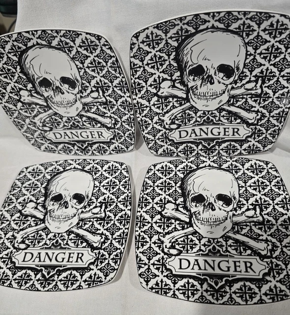 222 FIFTH HALLOWEEN Skull Crossbone Salad Snack Bread Decor