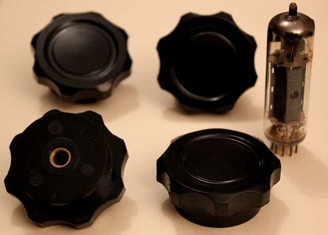 4 X Very Big Buttons Vintage " Pinch Disc " for Radio & Audio Sound