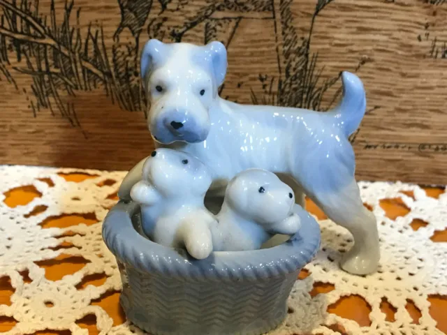4" x3.5" Porcelain Figurine Dog Schnauzer Blue/Gray White Mom &2 Pups in Basket