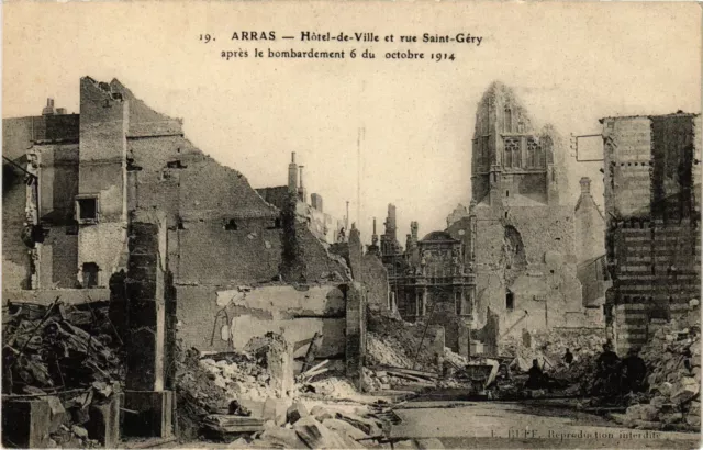 CPA AK Militaire - Arras - Hotel-de-Ville et Rue Saint-Géry - Ruines (697301)