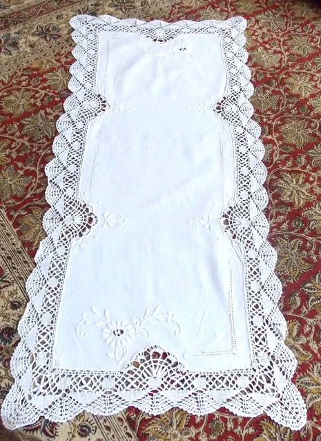 Chemin De Table Brodé Main – Dentelle Aux Fuseaux Blanche – 38x80 Cm – Style Romantique