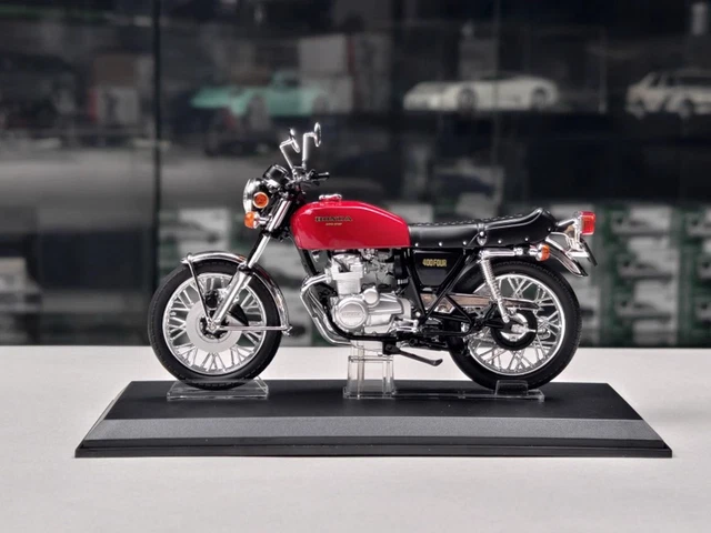 Maquette Aoshima 1/12 Yamaha Vmax – Diecast Rouge, Modèle Moto, Occasion