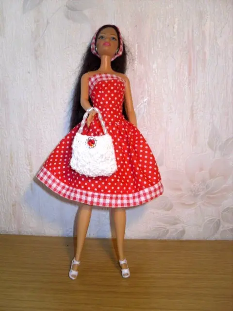 Robe bustier rouge et blanche en coton pour poupée Barbie + accessoires