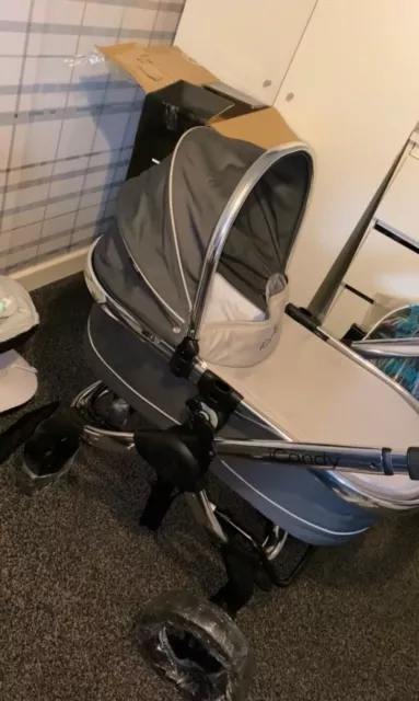 Pushchair and Carrycot bundle - iCandy Peach 3
